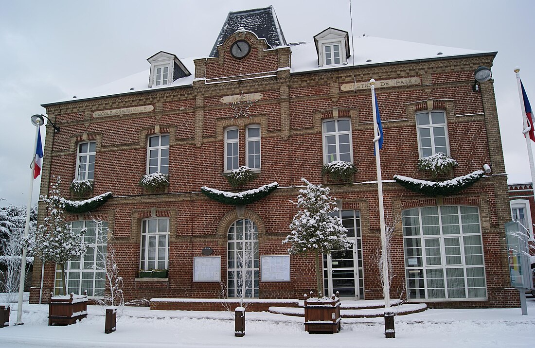 File:Mairie Offranville sous neige.JPG