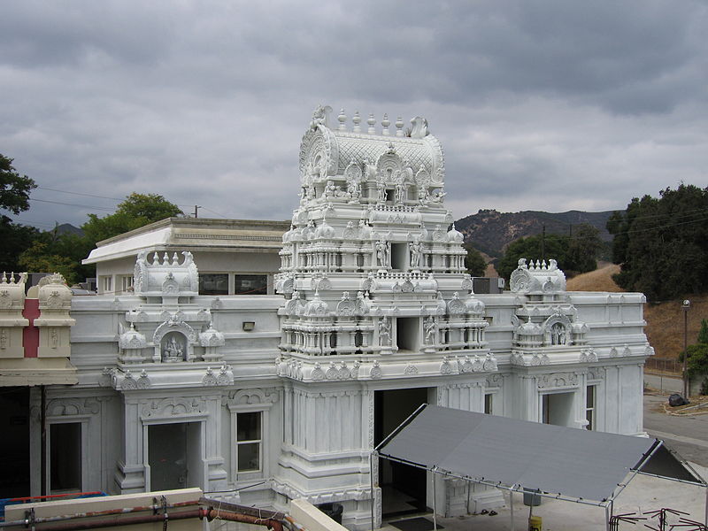 File:Malibu Hindu Temple 22.jpg