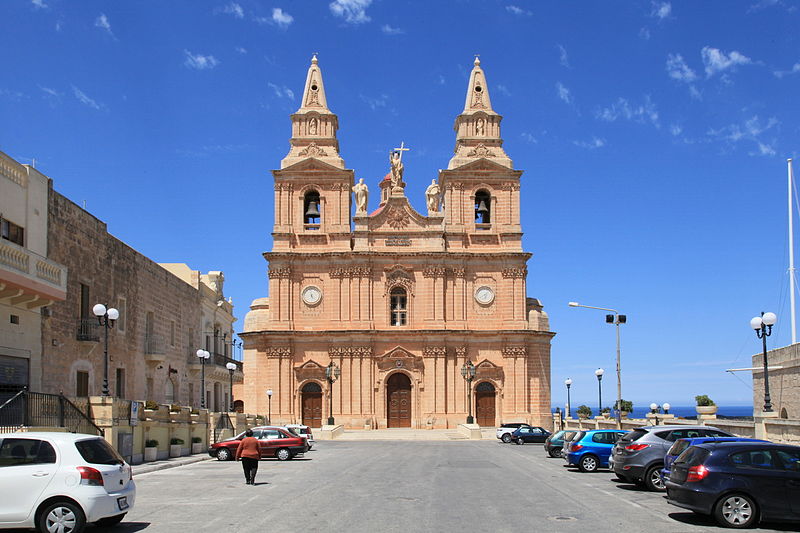 File:Malta - Mellieha - Misrah il-Parocca+Parish Church 06 ies.jpg