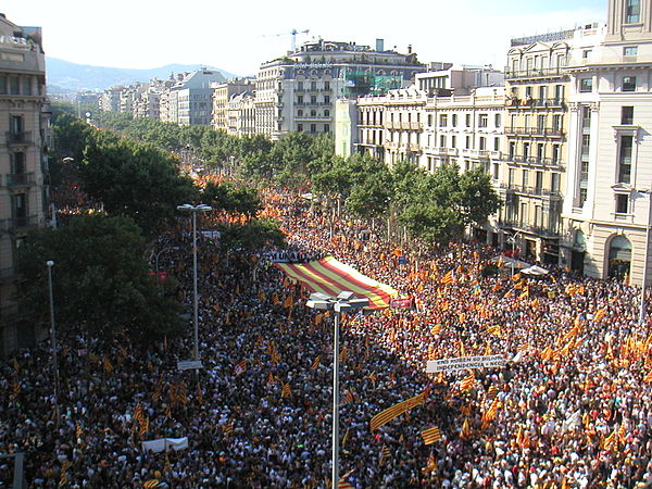 The 2010 Catalan autonomy protest in the intersection of Passeig de Gràcia and Aragó Avenues, in Barcelona