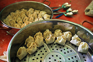 Mantu in a steamer.jpg