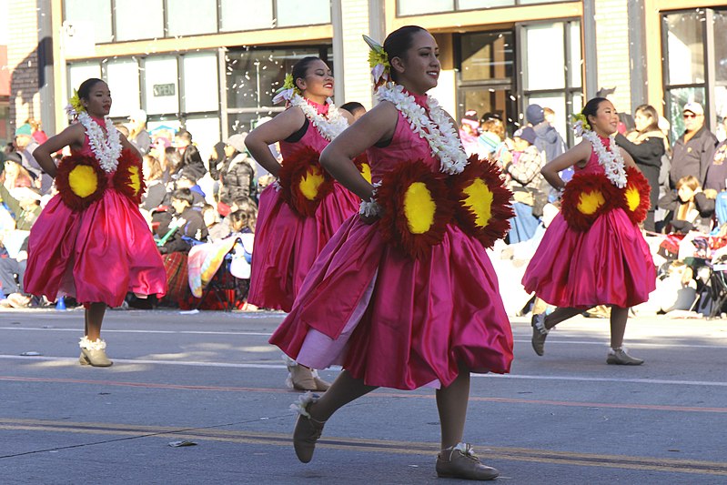 File:Maui HS = SABER = Marching Band (16186055125).jpg