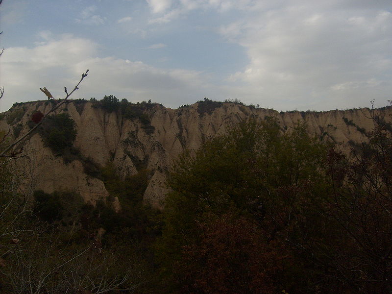 File:Melnik pyramids TodorBozhinov (10).JPG