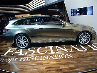 Side view Mercedes-Benz Fascination Concept (14584693743).jpg