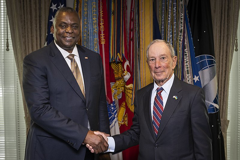 File:Michael Bloomberg Sworn In as Defense Innovation Board Chair 220622-D-D0439-101.jpg