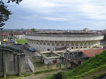 Mont-de-Marsan (France, Landes) : les arènes.