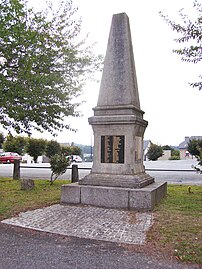 Le monument aux morts de Bugeat.