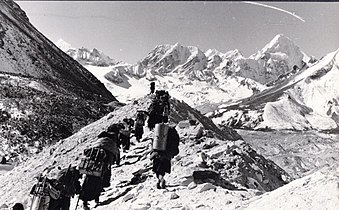 La moraine avant le col de Nangpa La.