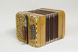 Musikinstrumenten-Museum Berlin - Bandonion mit Registerschaltung - 1108912.jpg