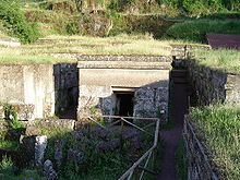 Necropoli del Crocifisso di Tufo.JPG