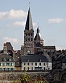 L'église prieurale Notre-Dame de La Charité-sur-Loire vue de la Loire