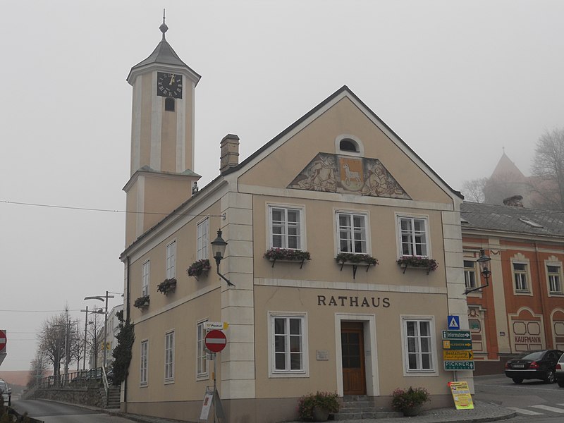 File:Neulengbach Altesrathaus1.jpg