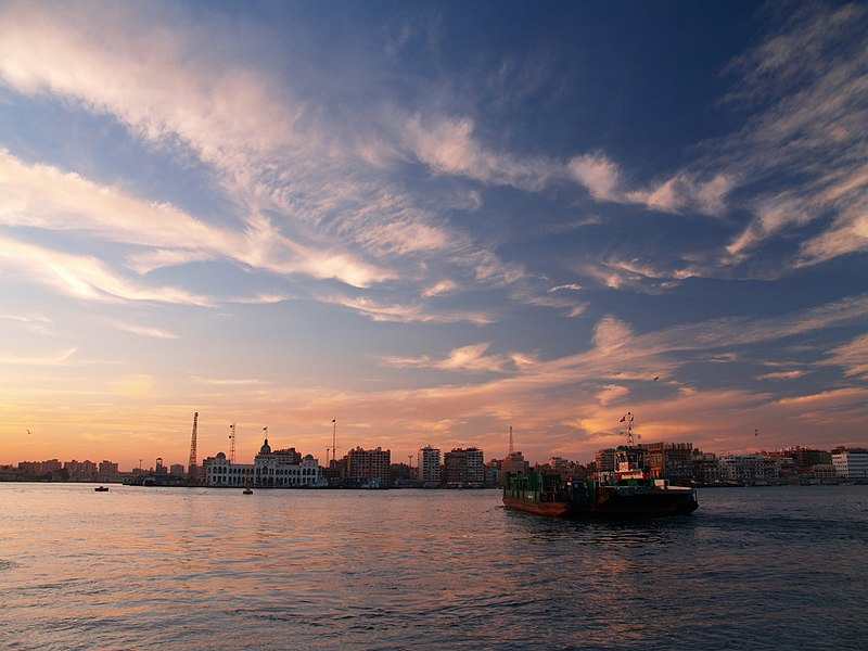 File:Nile Boats, Luxor, Egypt 06.jpg