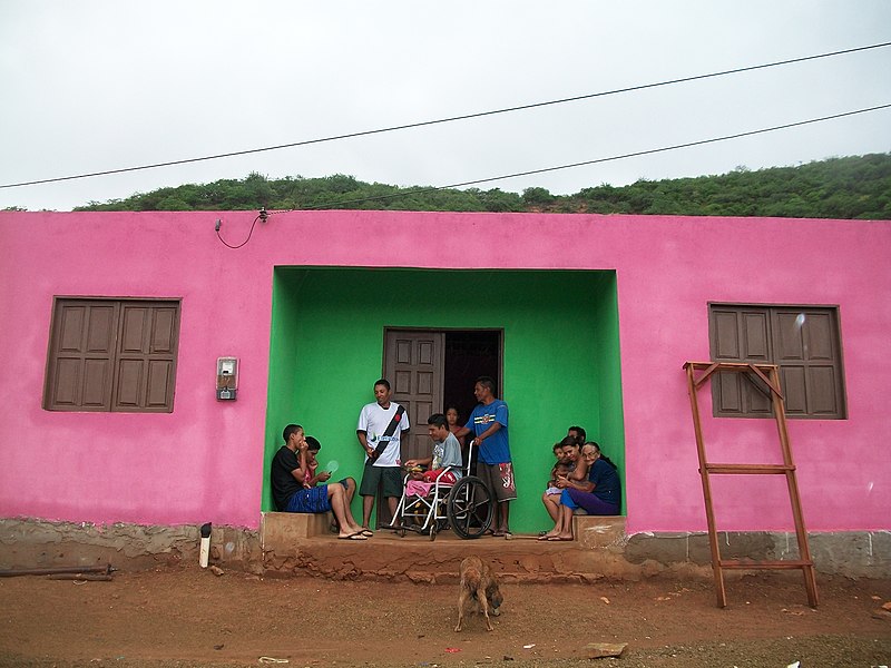 File:Nova casa de Alvenita e Lourivaldo - panoramio.jpg