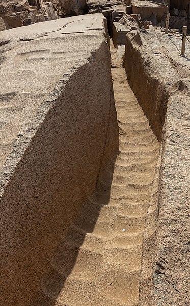 File:Obelisco inacabado, Asuán, Egipto, 2022-04-01, DD 168.jpg