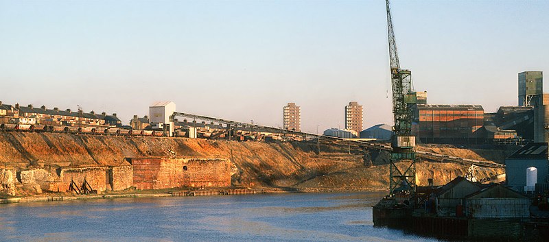 File:Old Monkwearmouth Colliery (geograph 2747518).jpg