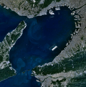 Photo satellite de la baie d'Osaka