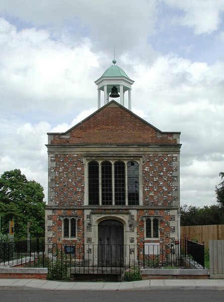 File:Oxhey Chapel, Herts - geograph.org.uk - 350521.jpg