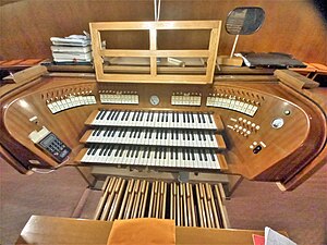 Püttlingen, St. Bonifatius (Mayer-Orgel, Spieltisch) (2).jpg