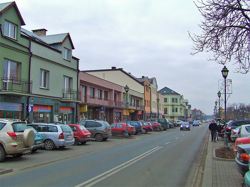 File:POL Legionowo Piłsudskiego Street.JPG