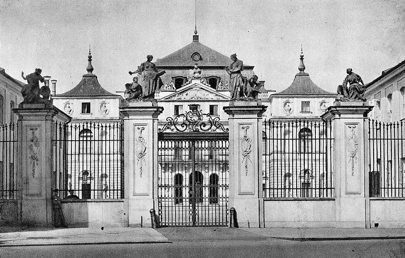 File:Pałac Brühla w Warszawie 04.jpg