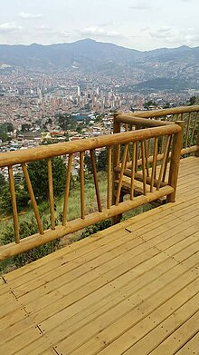 Panorama de Medellín, camino hacia el Cerro Pan de Azúcar (Jardín Circunvalar)