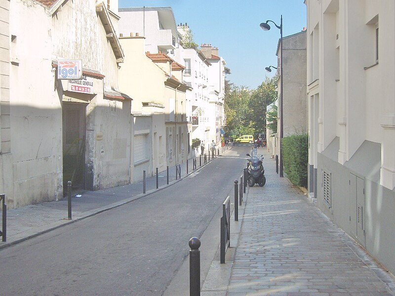 File:Paris 13e - Rue Toussaint-Féron - vue est.jpg