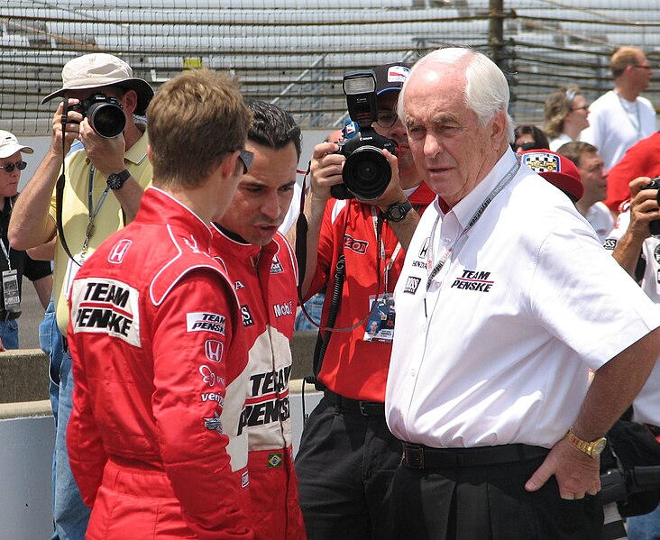 File:Penske Racing 2009 Indy 500 Carb Day.JPG