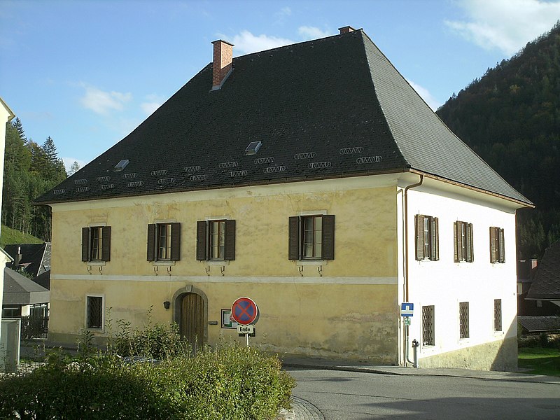 File:Pfarrhof St Kathrein-L.JPG