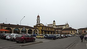Piazza Giuseppe Mazzini, Pontevico, Brescia, Lomardy, Italy - panoramio.jpg