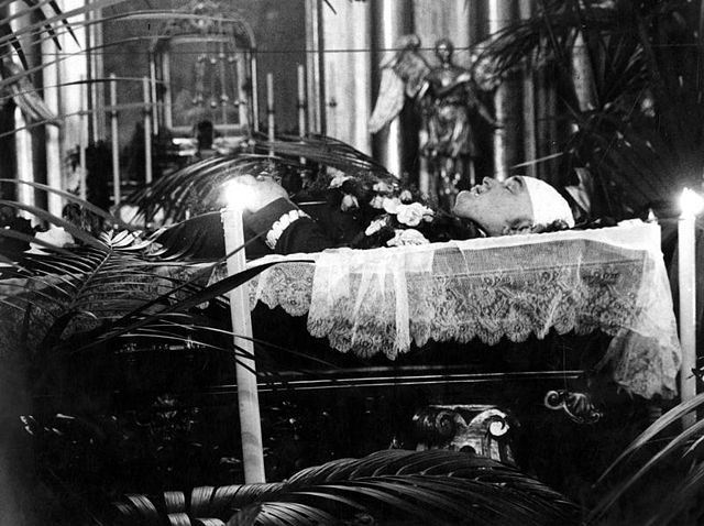 The corpse of Bronisław Pieracki on 18 June 1934