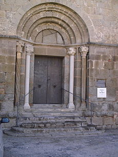 A frontera d'a ilesia romanica de Sant Martín de Pau