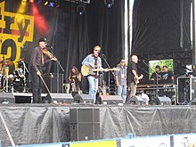 Prairie Oyster performing in 2007