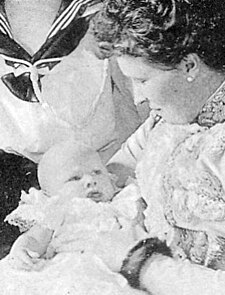 Princ Jindřich Pruský v náručí své matky princezny Ireny