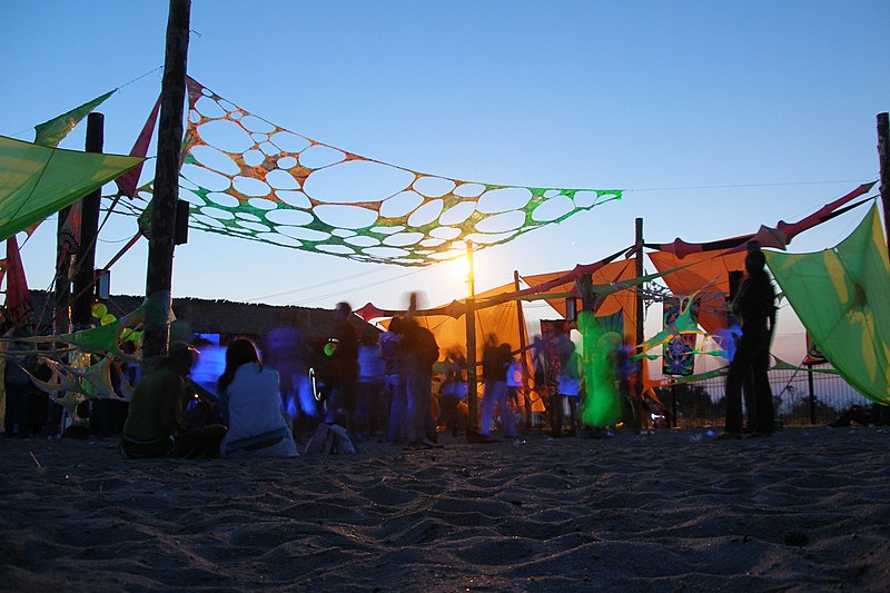 File:Psychedelic trance culture of Kazantip (2006-08-134) (329954412).jpg