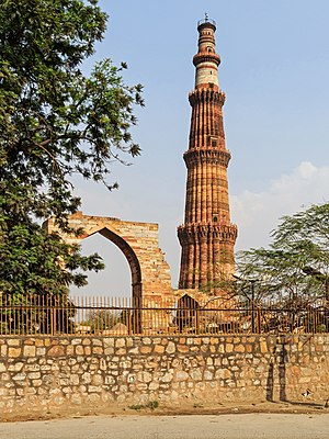 Qutub Minar in Delhi 03-2016.jpg