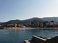 Panorama di Recco dalla banchina del faro, Liguria, Italia