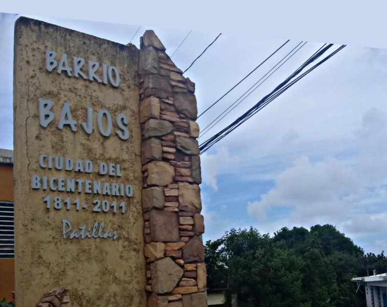 File:Rock wall sign in Bajos, Patillas, Puerto Rico.png