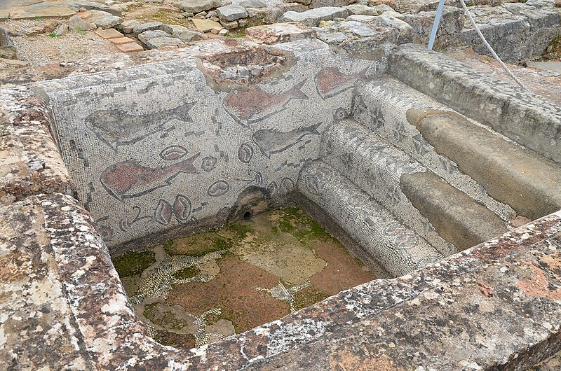 File:Roman Ruins of Milreu - Frigidarium.jpg