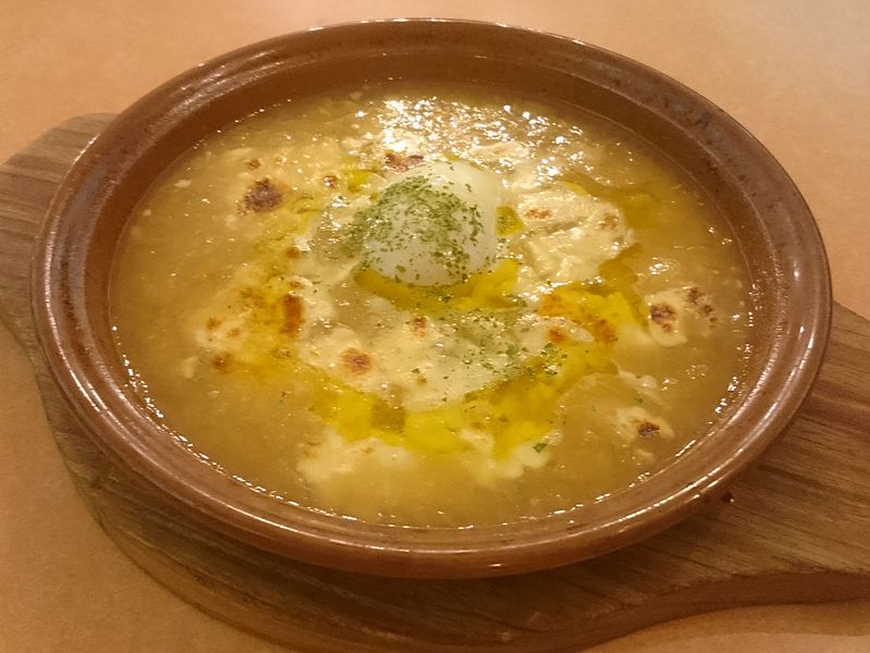 File:Saizeriya's Onion Soup with Egg (2015-10-06).JPG