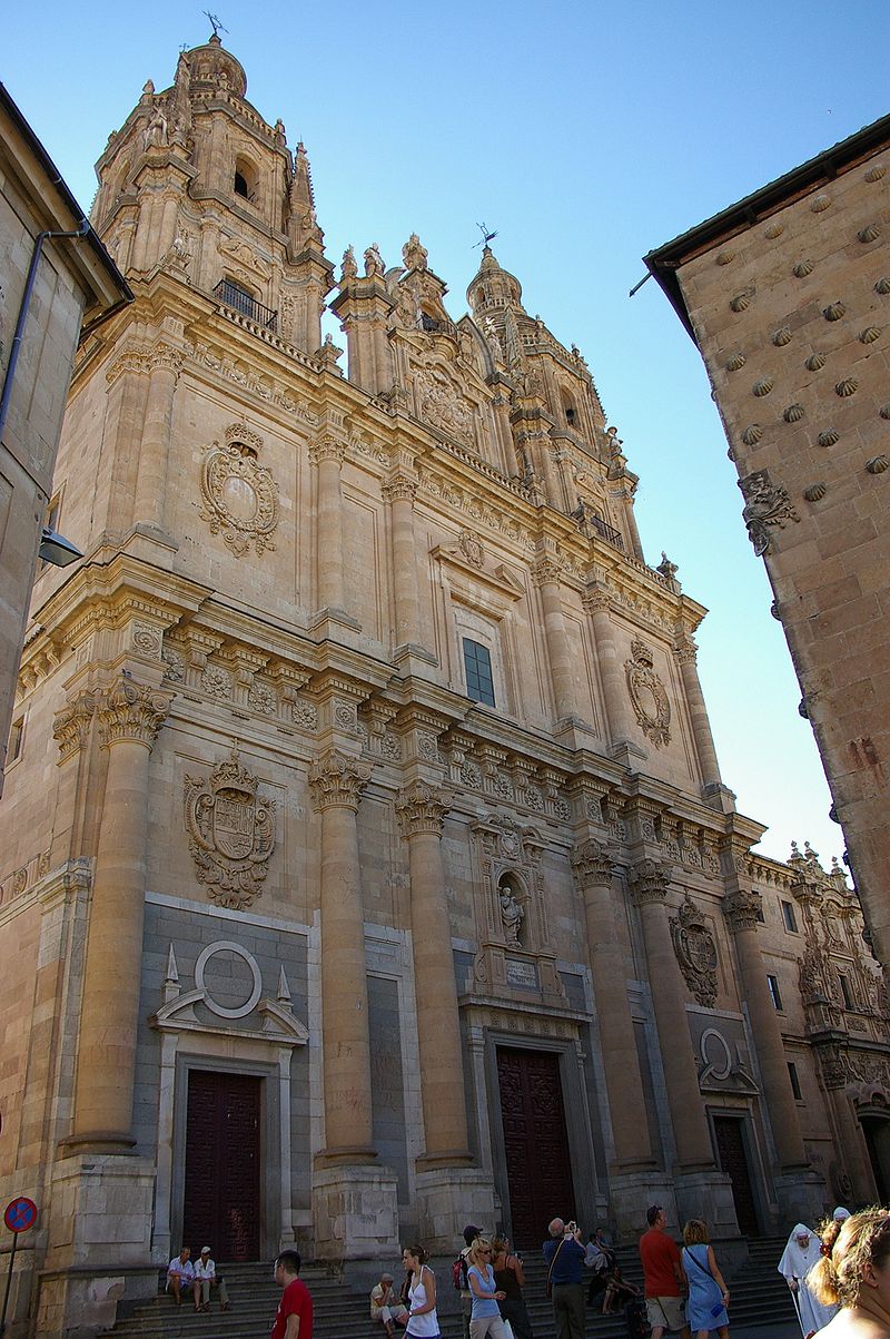 Salamanca - Fachada de la Universidad PontifÃ­cia. La clerecÃ­a.jpg