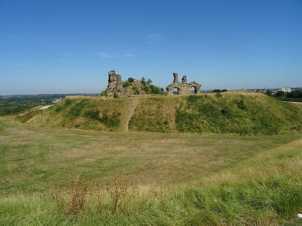 Image: Sandal Castle Ruins   geograph.org.uk   5827026