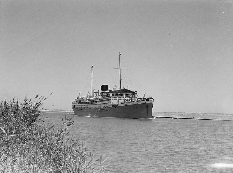 File:Schip in het Suezkanaal, Bestanddeelnr 254-5693.jpg - Wikimedia Commons