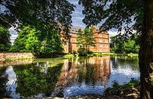 Bedburg Castle in early summer 2020.jpg