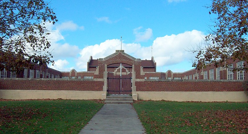 File:School No. 7 Dunkirk NY Nov 10.JPG