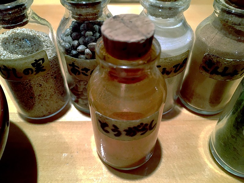 File:Shichimi togarashi each bottole.jpg