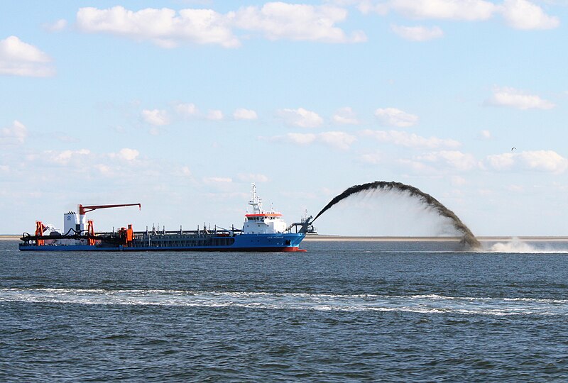 File:Spülschiff vor Cuxhaven 003.JPG