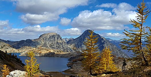 Spectacle Buttes and Ice Lakes.jpg