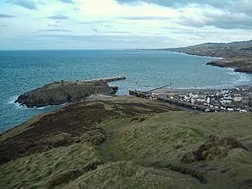 St. Patrick's Island y Peel como se ve desde la Isla de Man.