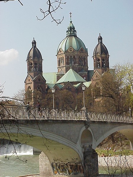 St. Lukas München mit Kabelsteg